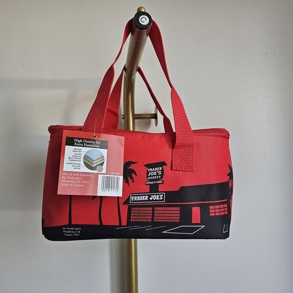 NWT TRADER JOE'S Red mini insulated Bag with Palm Trees Design - Picture 7 of 7